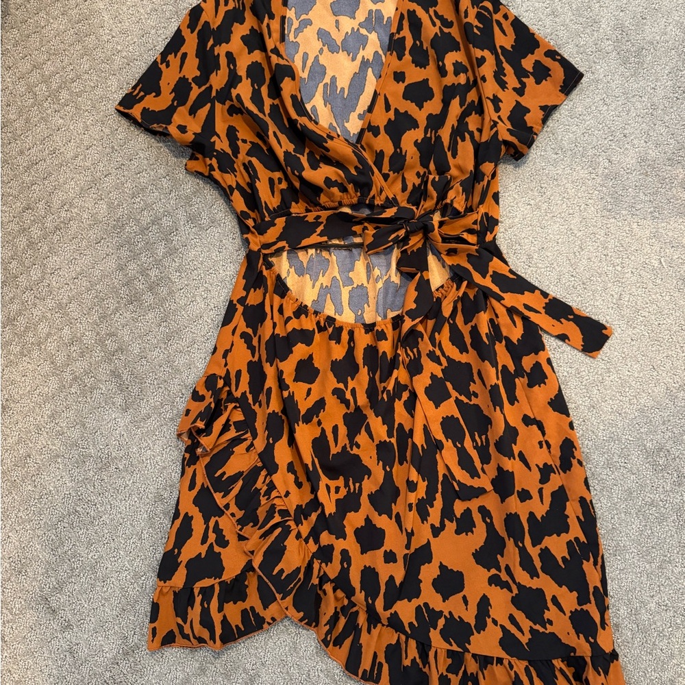 SHEIN Asymmetrical Leopard Print Dress - Black and Orange